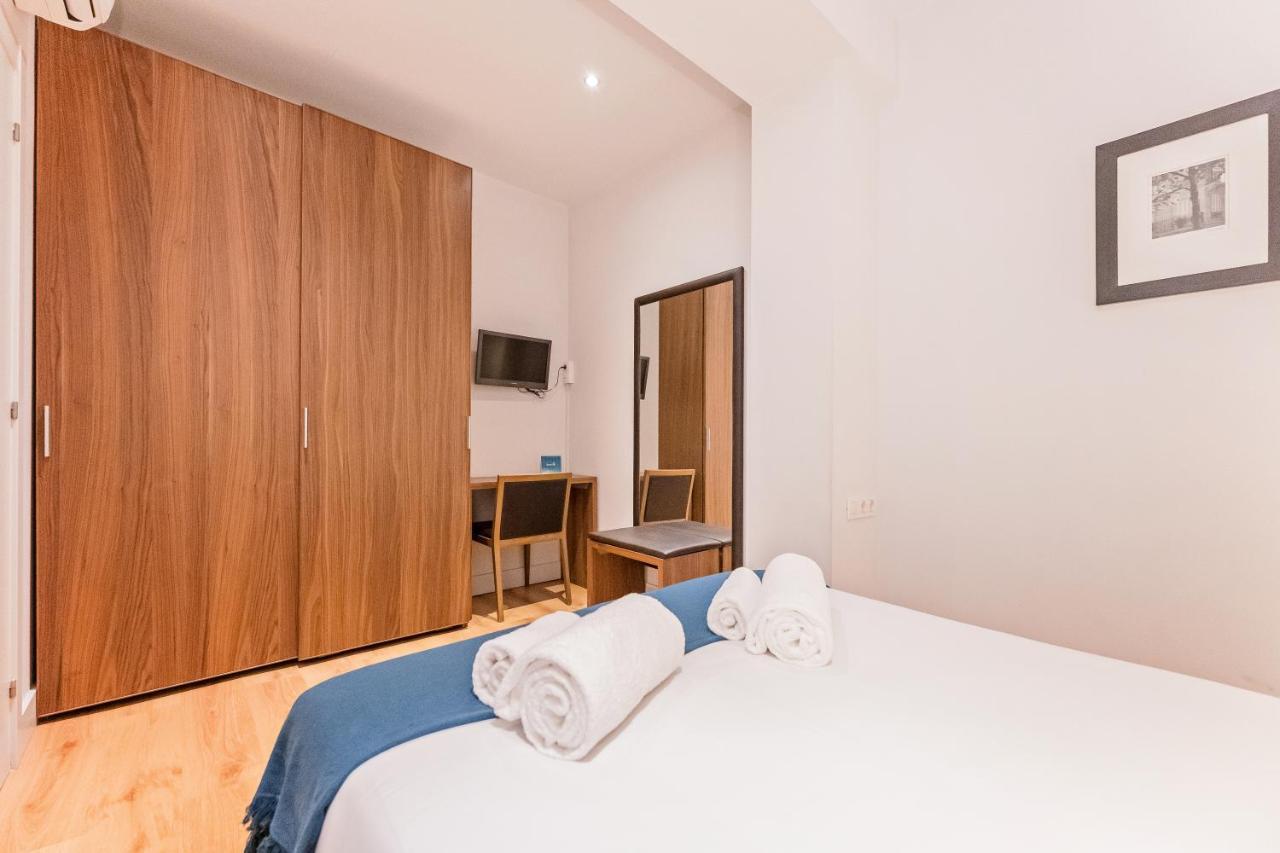 Sweett - Pare Lainez Apartman Barcelona Kültér fotó